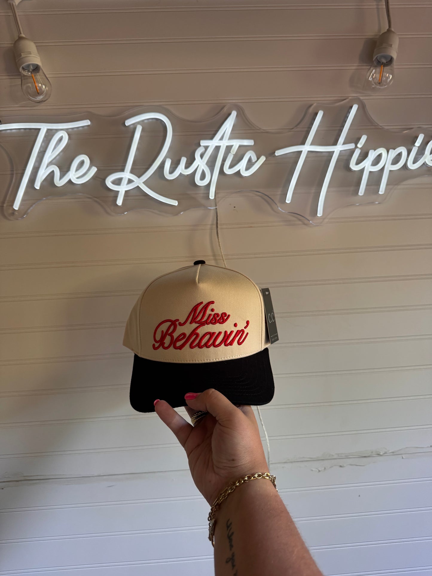 Miss Behaviń Hat